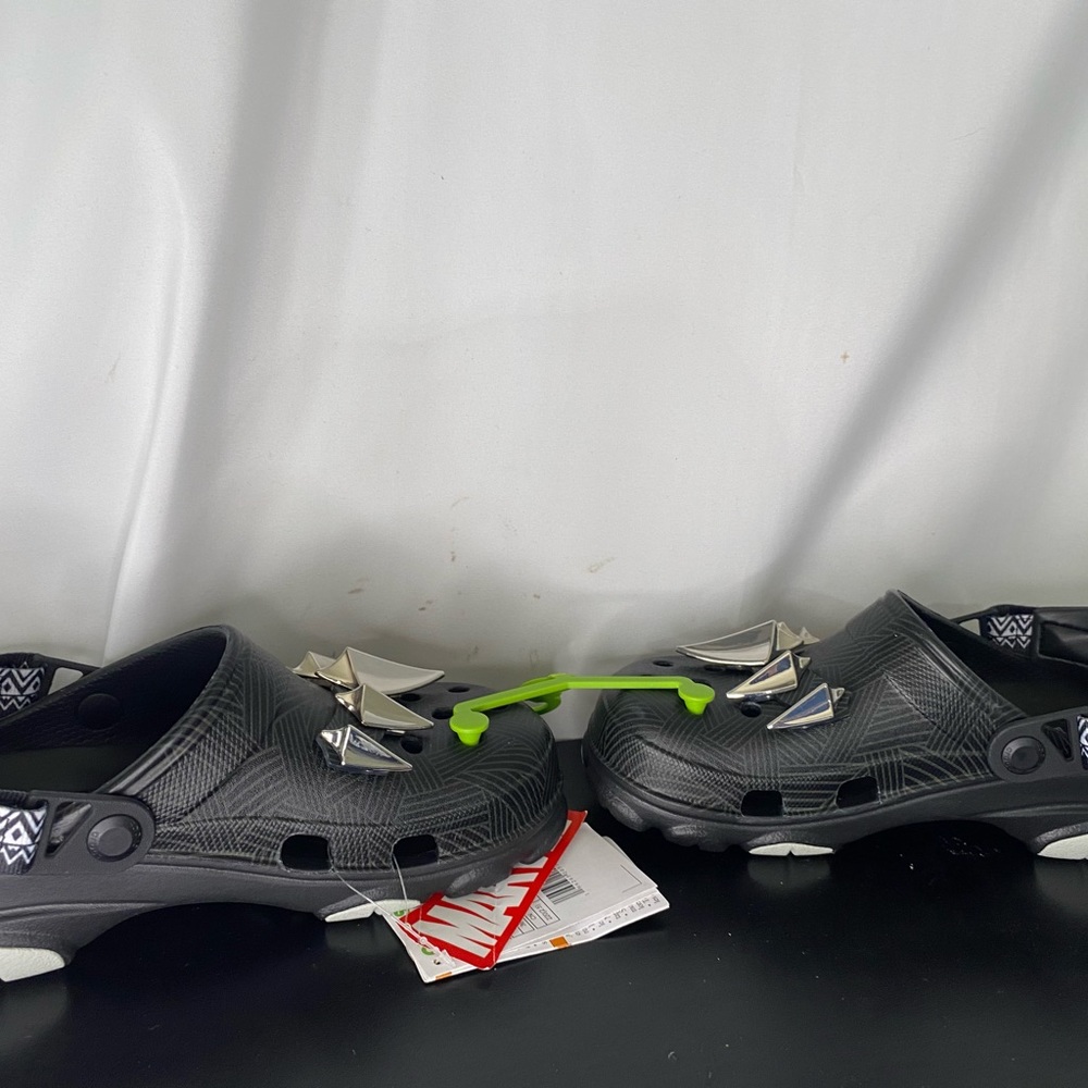 CROCS Black Panther Marvel Wakanda Forever Black and Purple Women’s size 6 - Picture 6 of 10
